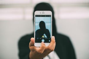 Read more about the article Prison guards investigated for selfies