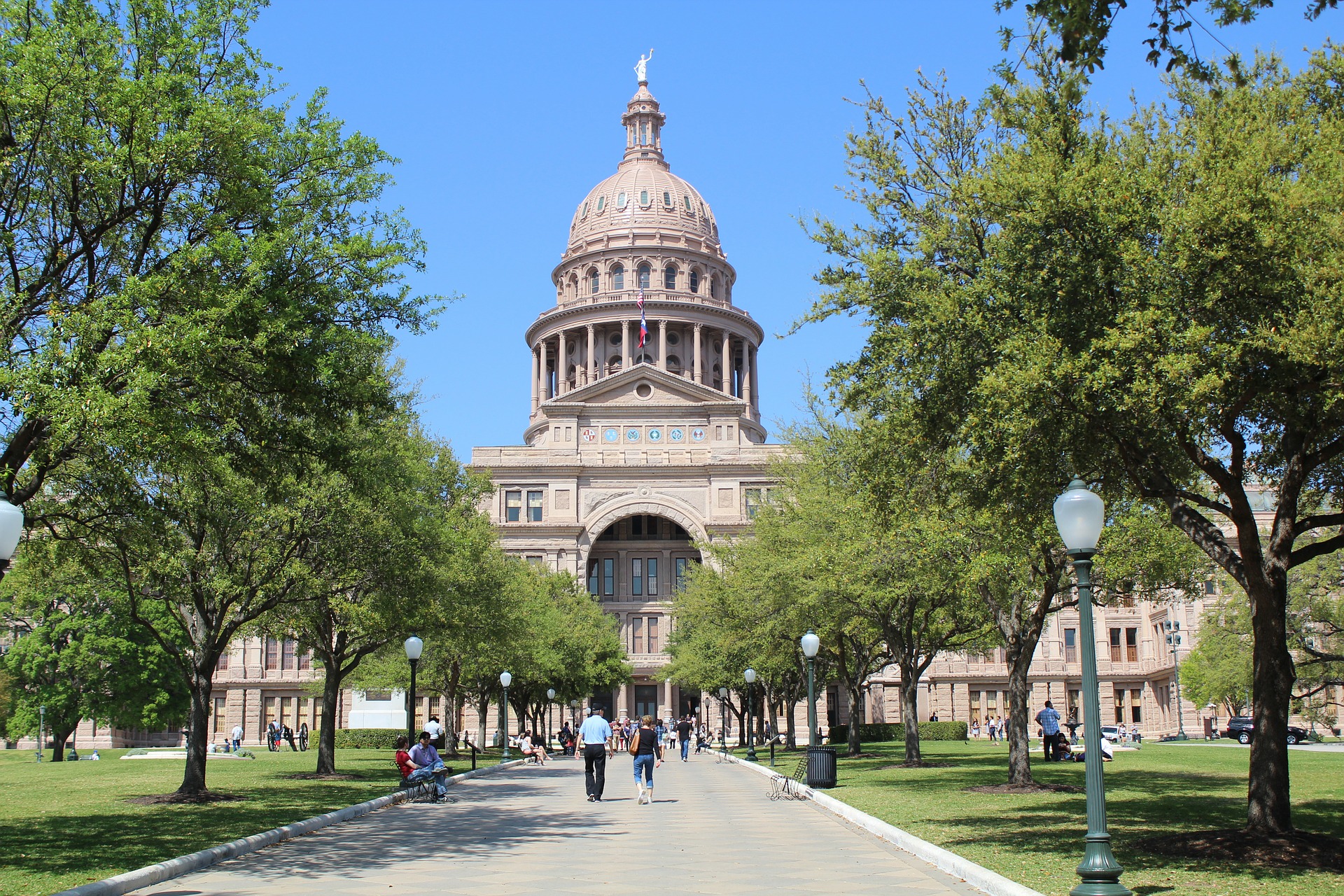 Texas Senate Tries to Reverse Electricity Charges in an Important Bill