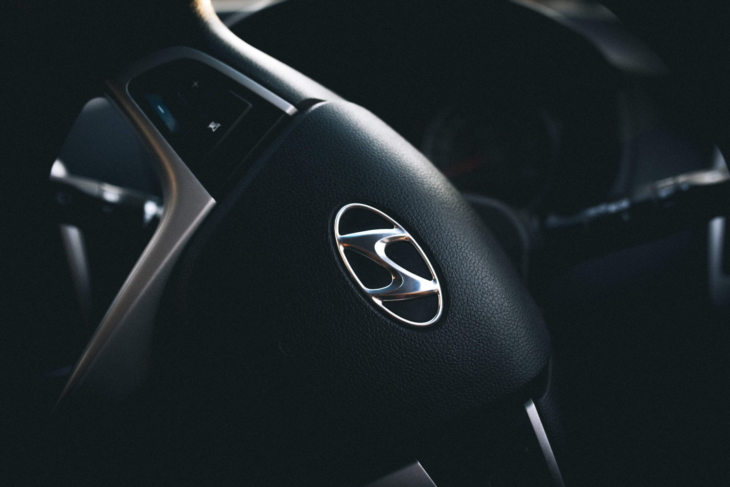 You are currently viewing Hyundai Santa Fe PHEV Is A Great Hybrid In Retrospect