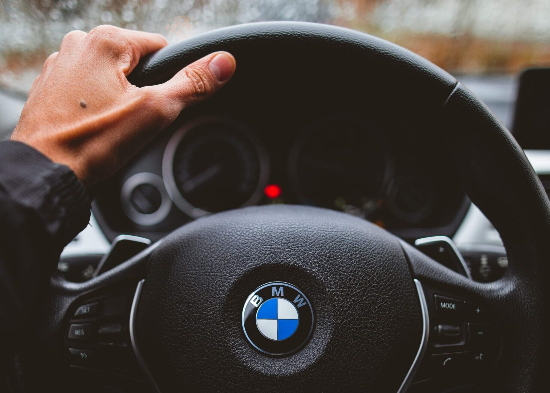 You are currently viewing BMW iX xDrive50 and iX M60 gets Recalled for Cruise Control
